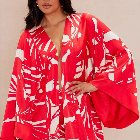 Fashion Nova Satin Kimono NWT - Picture 2 of 3